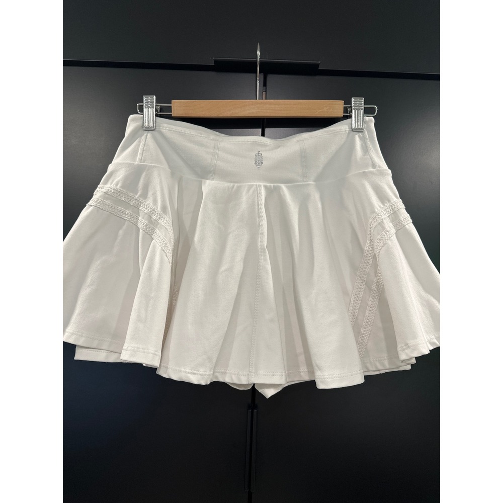 Free People Movement Pleats & Thank You White Pleated Lace Trim Tennis Skort - Picture 3 of 11